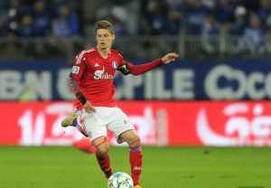 哈兰德：新一代足球巨星如何改变现代足球的格局与未来发展